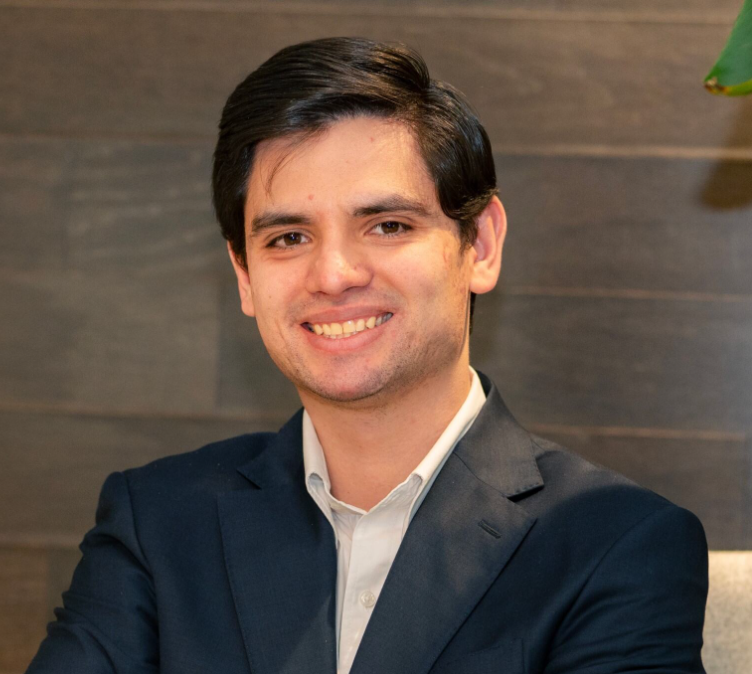 Matthew Fernandez Headshot